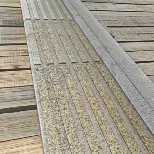 贺州黄金麻盲道石 盲条