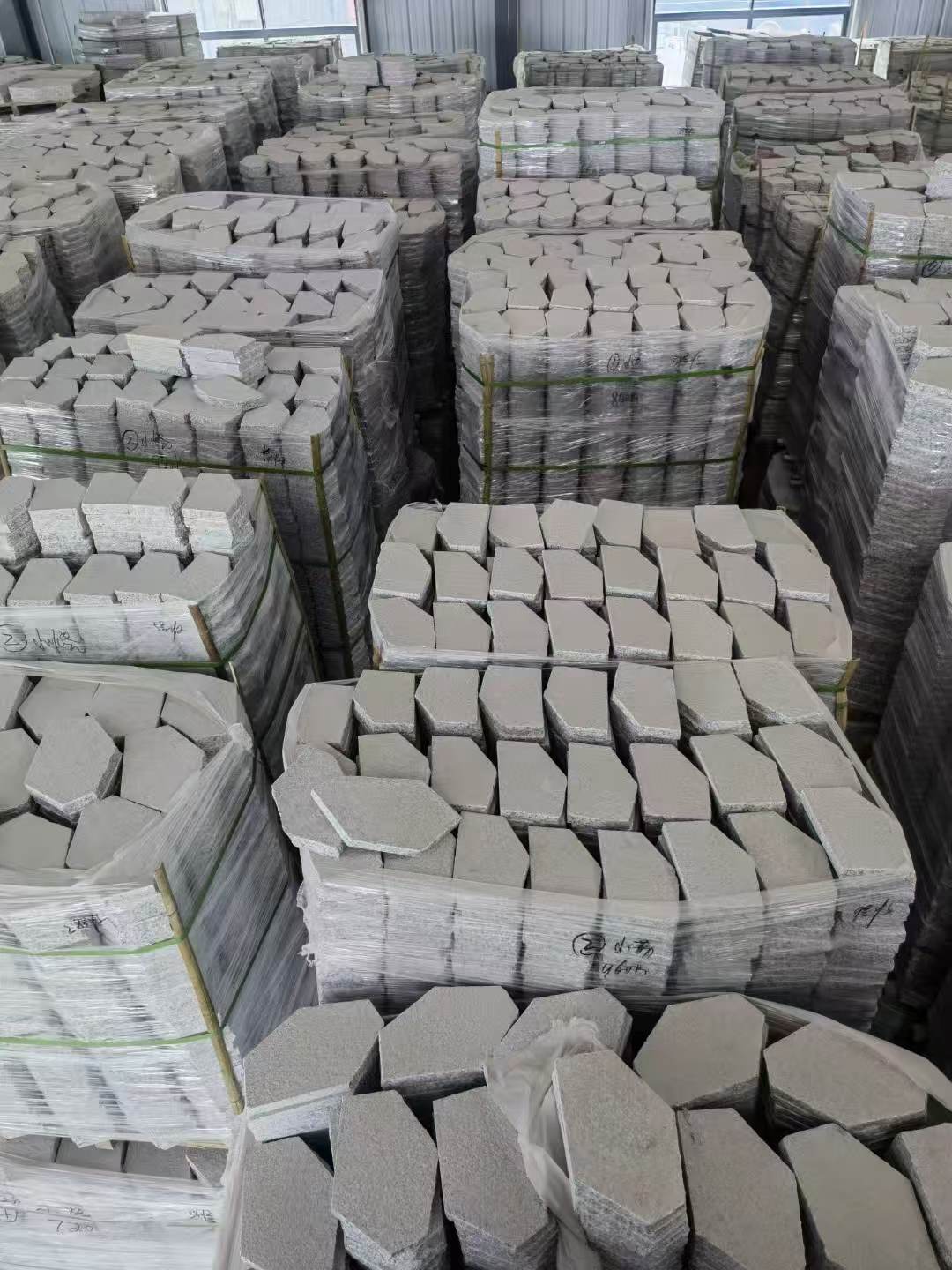 贺州芝麻白石材冰裂纹，碎拼。